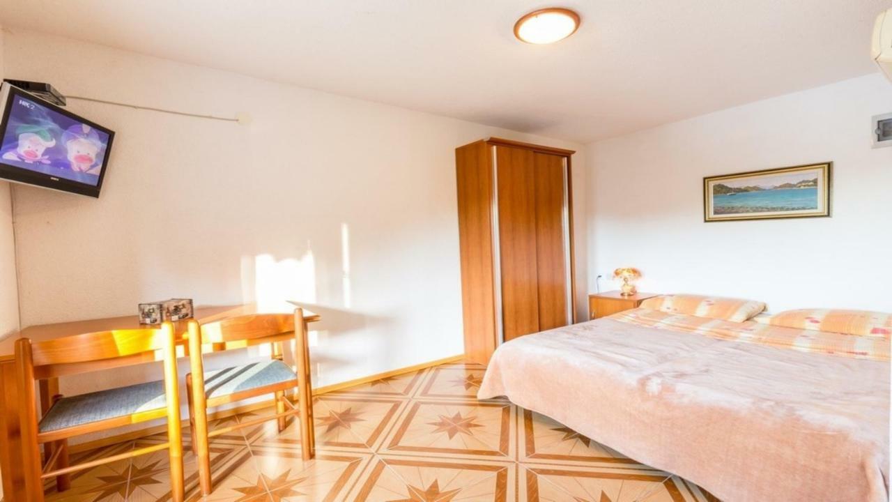 Apartamento Pansion Mali Raj Goveđari Exterior foto