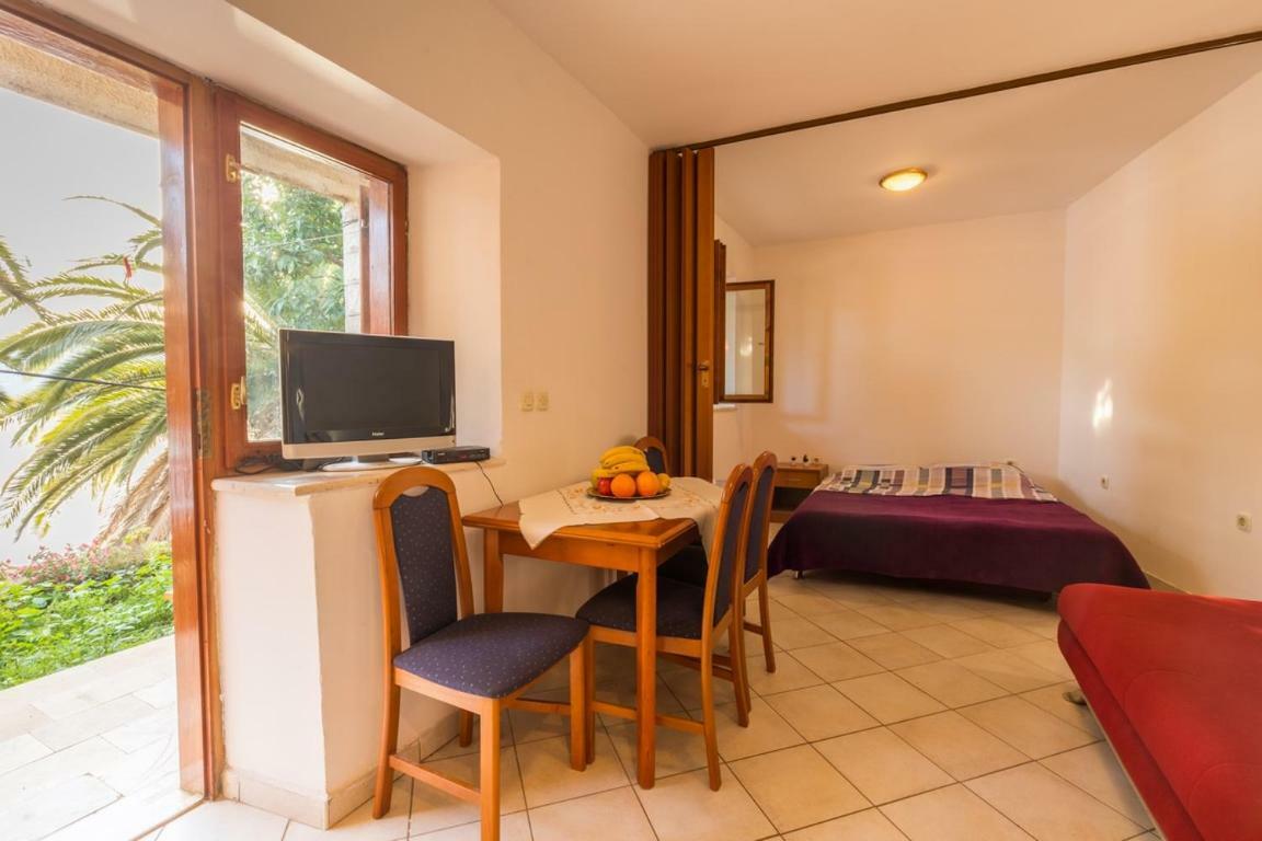 Apartamento Pansion Mali Raj Goveđari Exterior foto